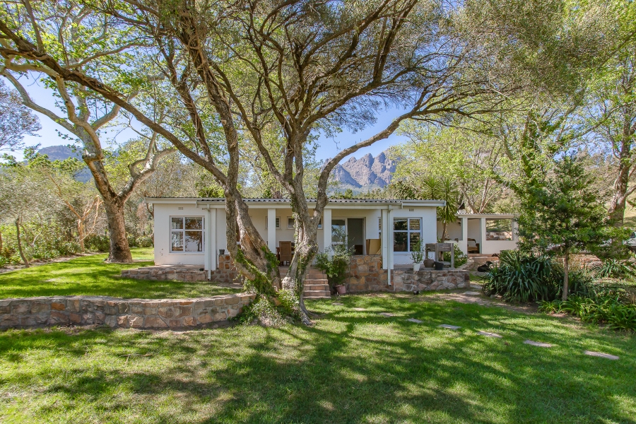 To Let Commercial Property for Rent in Bainskloof Western Cape